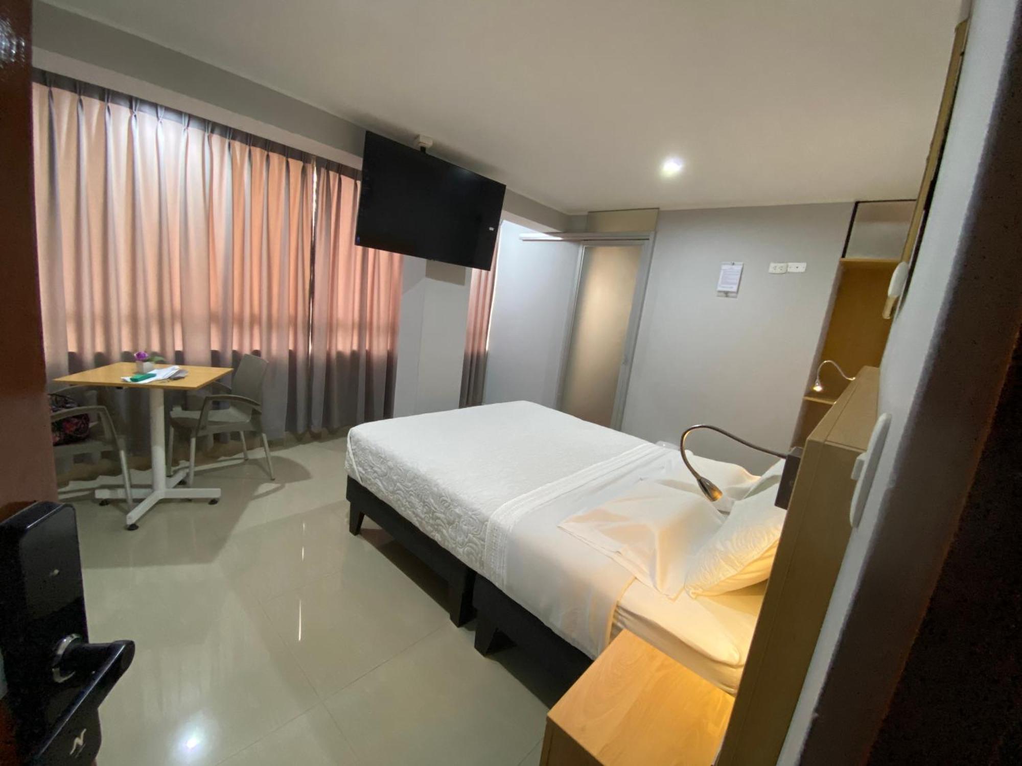 Millennium Hotel Corporative San Vicente de Canete Ngoại thất bức ảnh